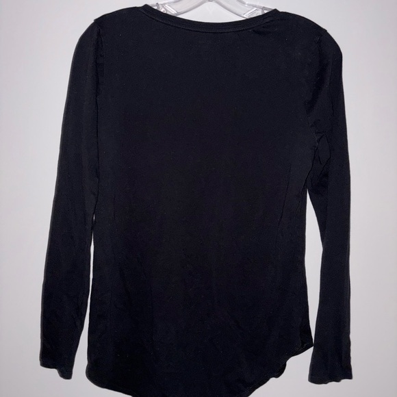 Old Navy Black V Neck Long Sleeve Relaxed Tee Basic Simple Women’s S Minimalist - Picture 3 of 3